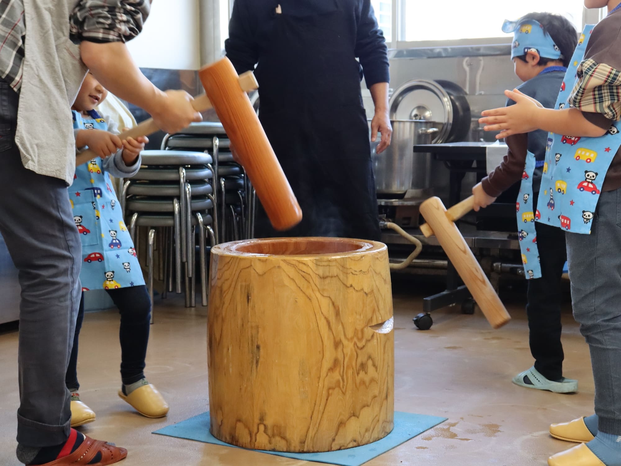 家族みんなでお餅つき ※両日定員に達しました | 松阪農業公園ベル